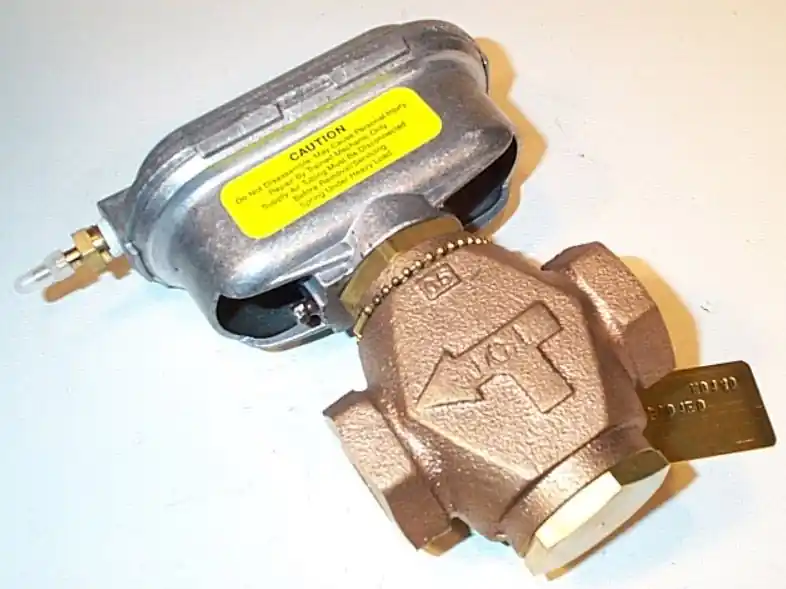 Johnson Controls VG7441CS+3801D Brass Trim Globe Valve with Compact Pneumatic Actuator