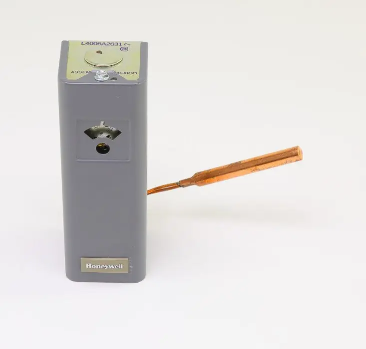 SK0340445-US20260702-105043-0 Wayne Combustion 100697-002 Aquastat L4006A2031 Heating Supplies & Parts Ignitors & Burners - Image 1