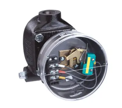 SK0341696-US20260702-105043-0 Dwyer Instruments 123-3 SPST Level Control Break on Rise Switch - Image 1